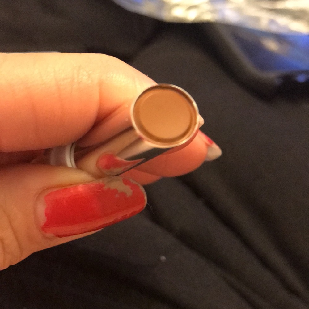Concealer - Picture 4 of 8